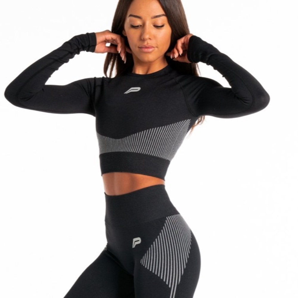 Pursue Fitness Adapt Seamless Long Sleeve Crop Top